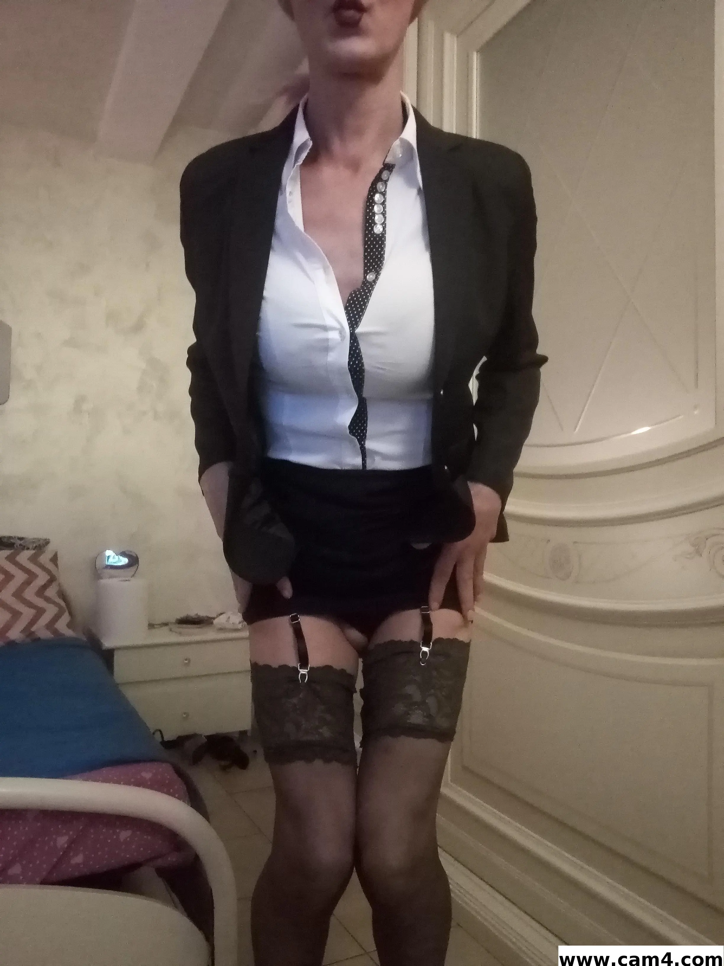 darkvalentina image 0